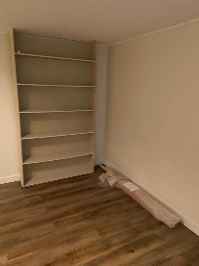 Nas's room