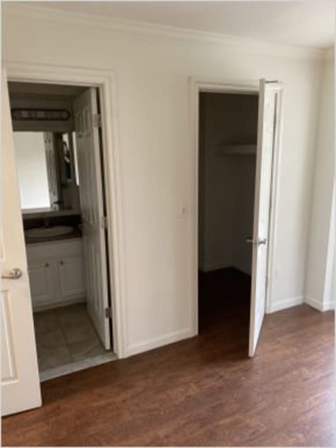 Hemant's room