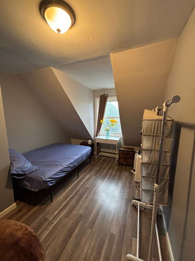 Alecia  Jones's room