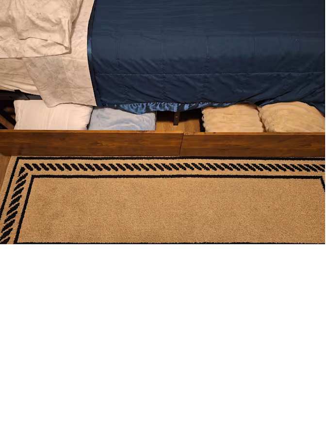 Lynn's room