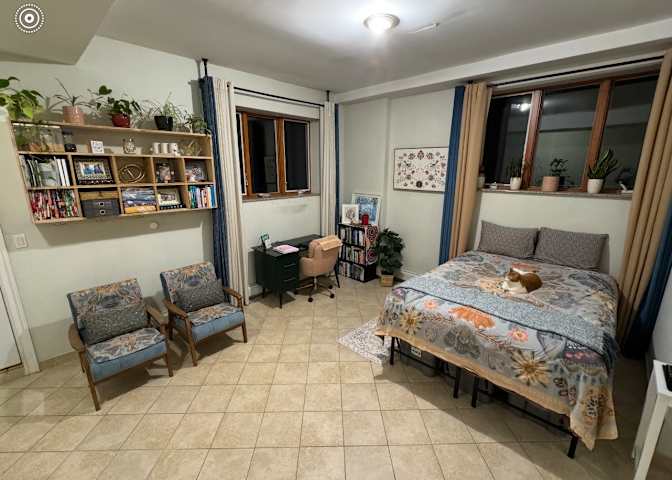 lora Morgenstern's room
