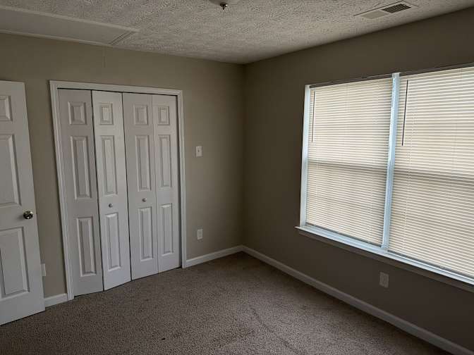 Ginikki Crafter's room
