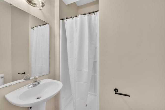 Dynamic Edge Property Solutions's room