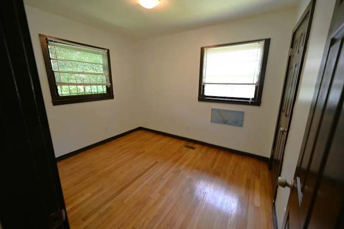 Alcove Rooms's room