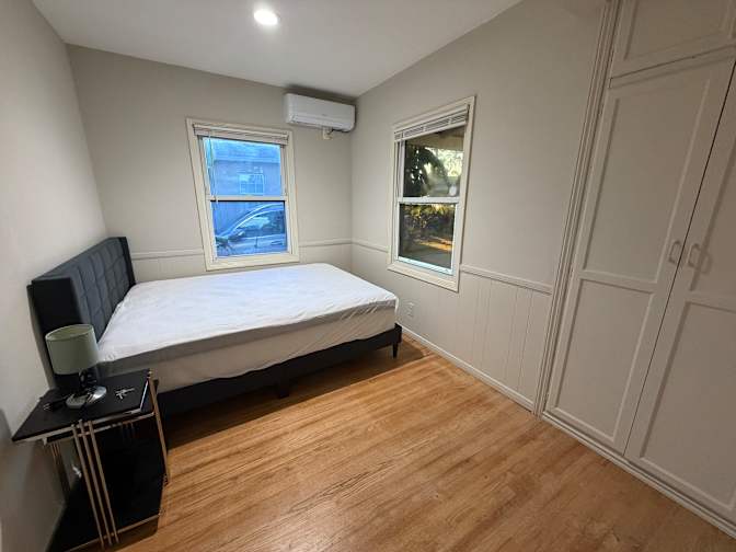 Queena Zhang's room