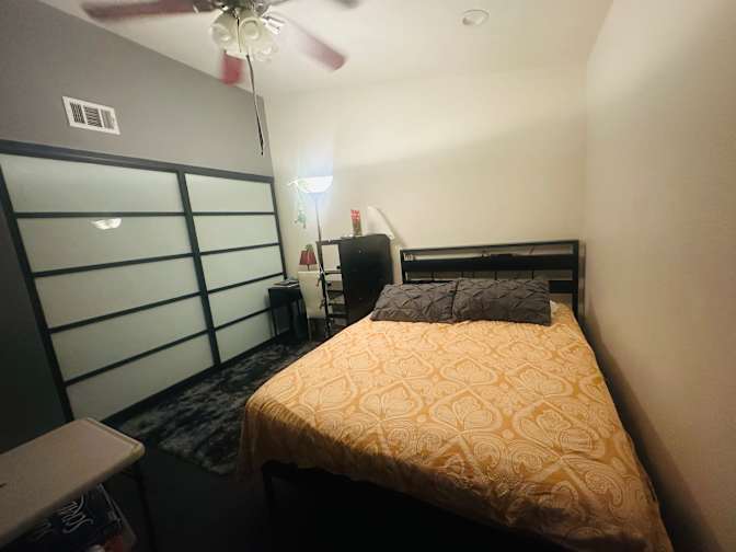 RoxiMoxie's room