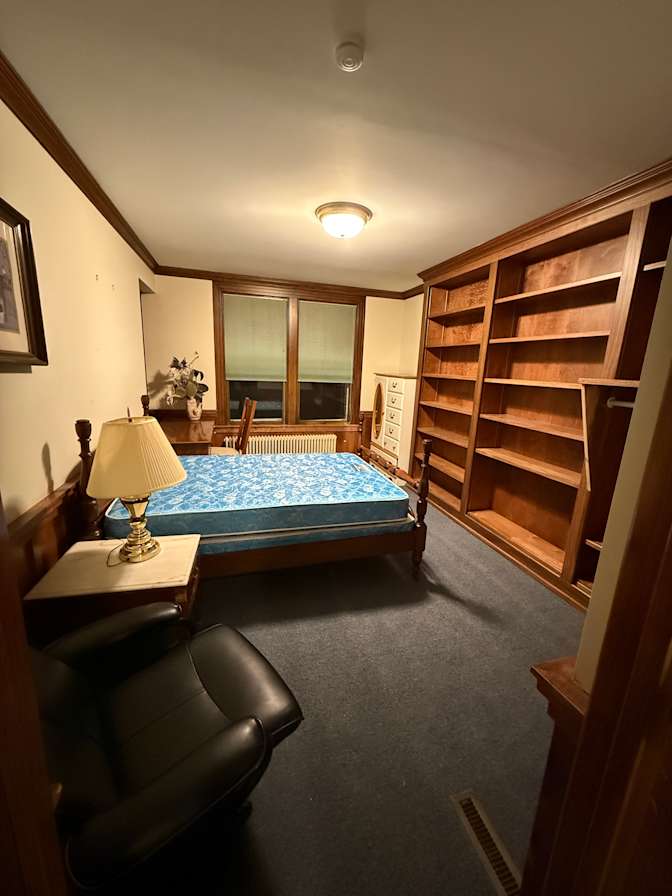 Liza's room