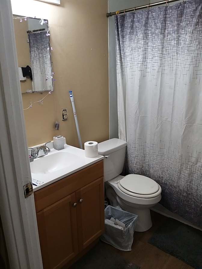 Shawna M's room