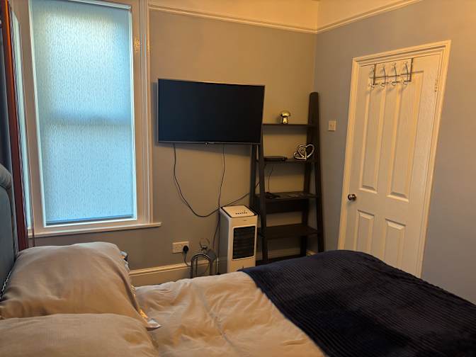 Newly furnished and decorated's room