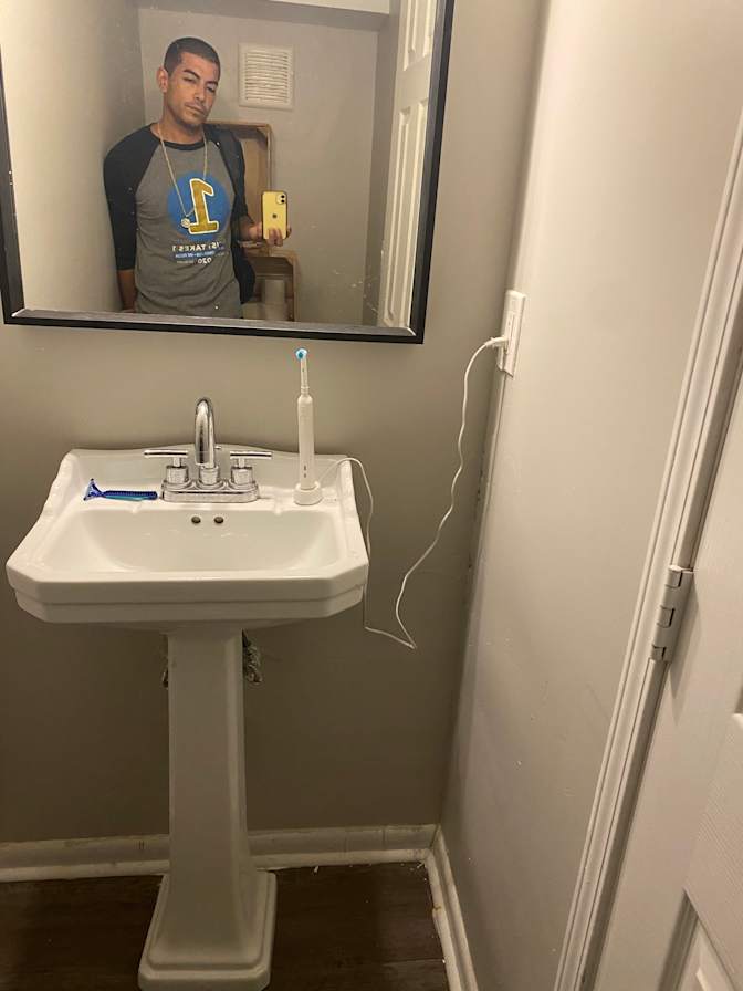 Jun's room