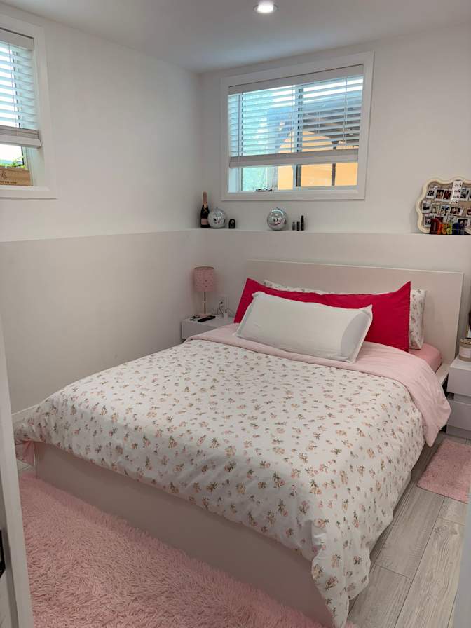 Natasha Mendes's room