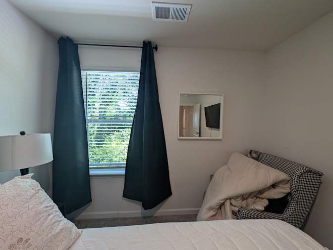 Alcove Rooms's room