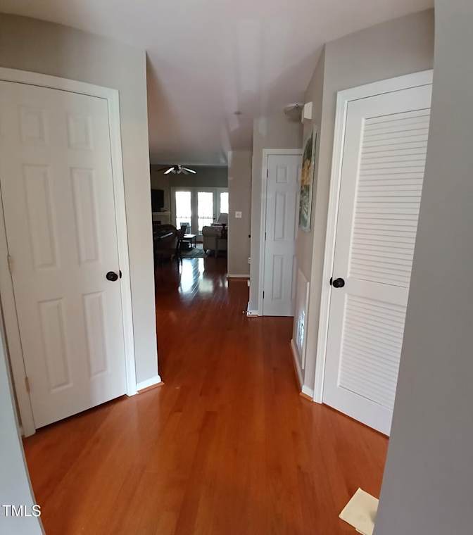 Alcove Rooms's room