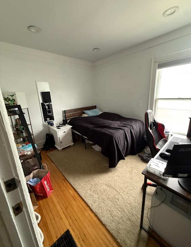 Jen's room