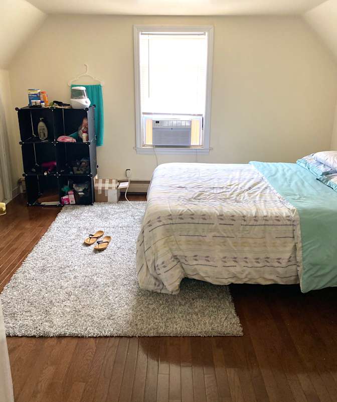 Zhang's room