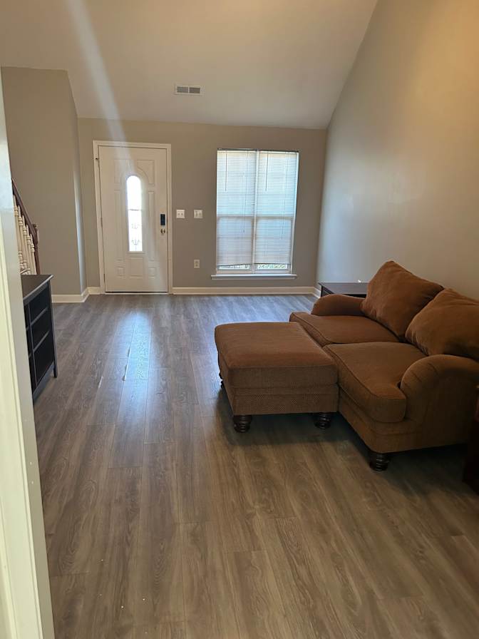 Alcove Rooms's room