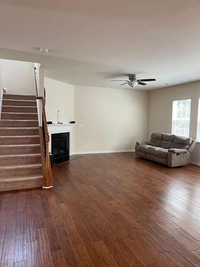 Alcove Rooms's room