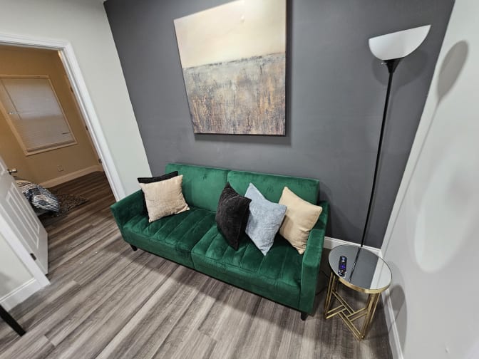 CL&C Property Management and Consulting's room