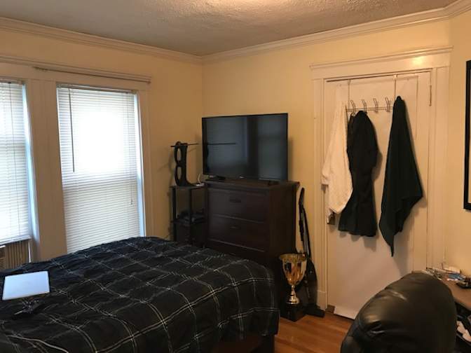 Zhang's room