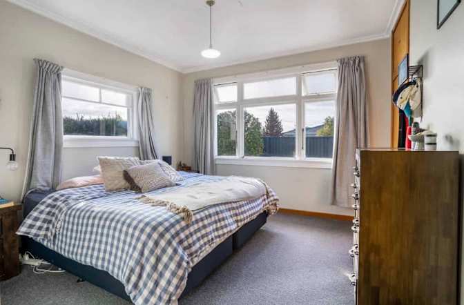 Stefan Cook's room