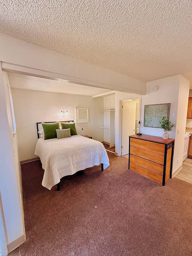 Pine View Village's room