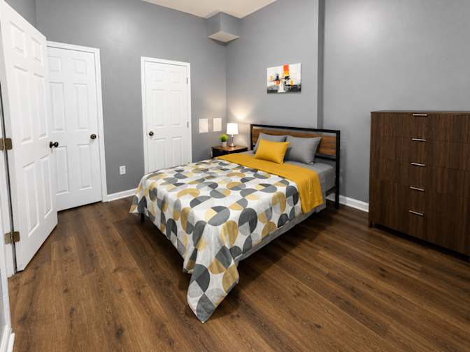 Chelseas Comforts's room