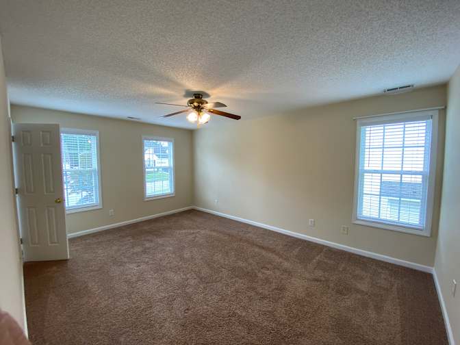Alcove Rooms's room