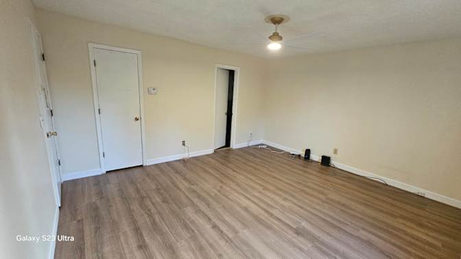 Luis's room