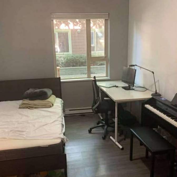 Garrett  Surgoine's room