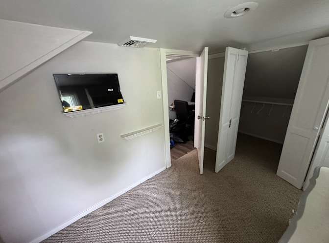Stewart Bell's room