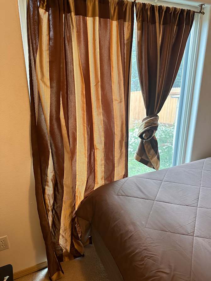 Oz's room
