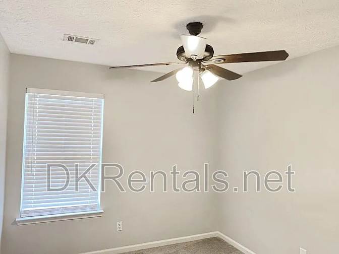Alcove Rooms's room