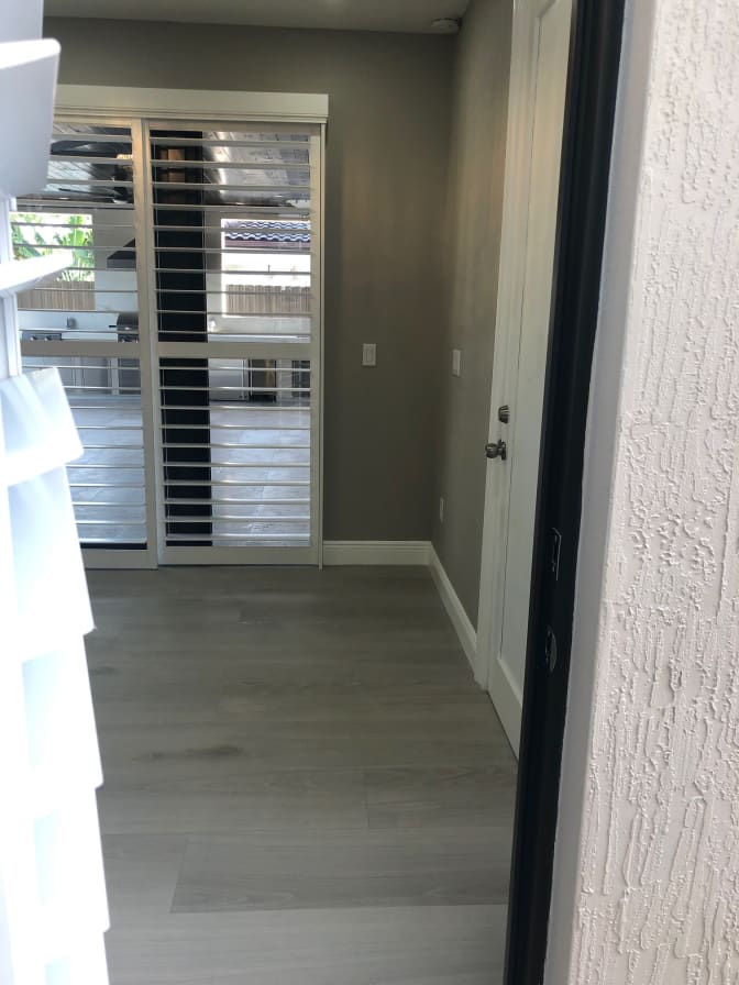 GONZALO's room