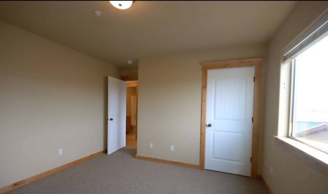 Oren Baker's room