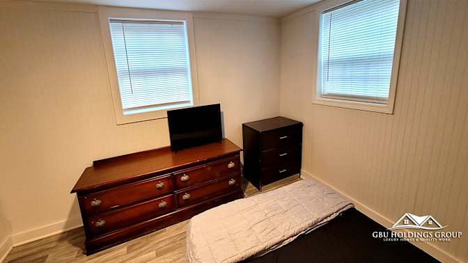 GBU Holdings Group's room