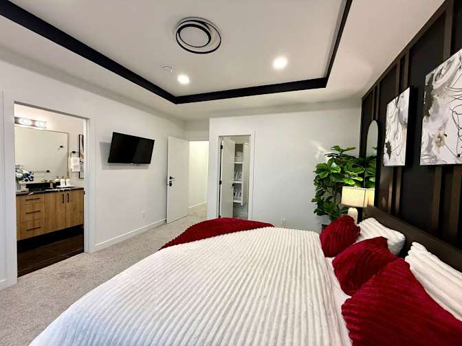 Naomi's room