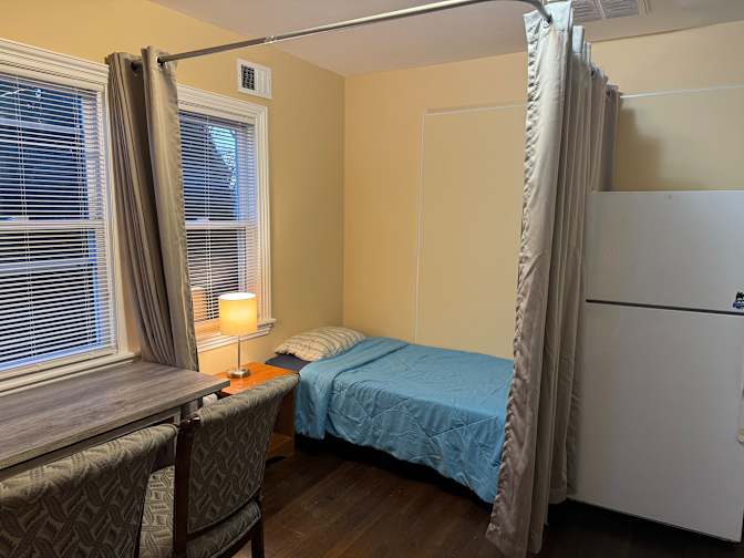 leo's room