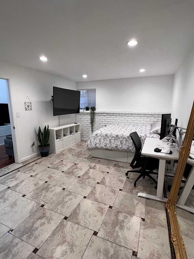 Jennifer's room