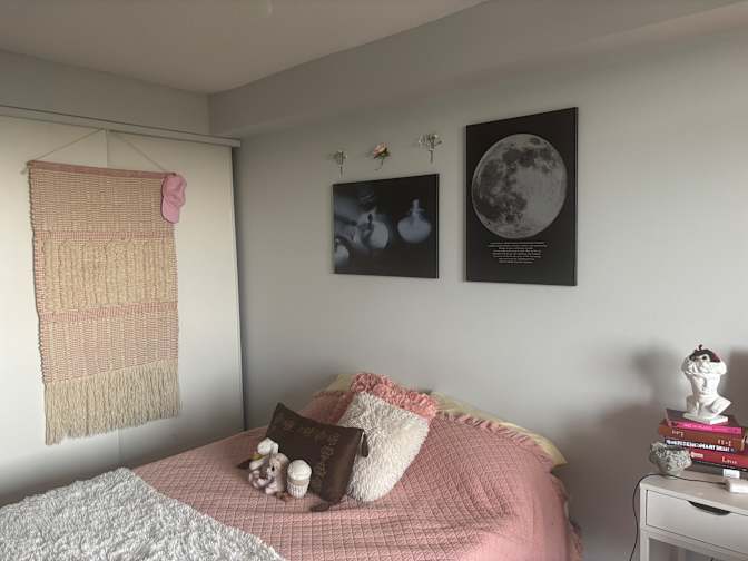 Eva's room