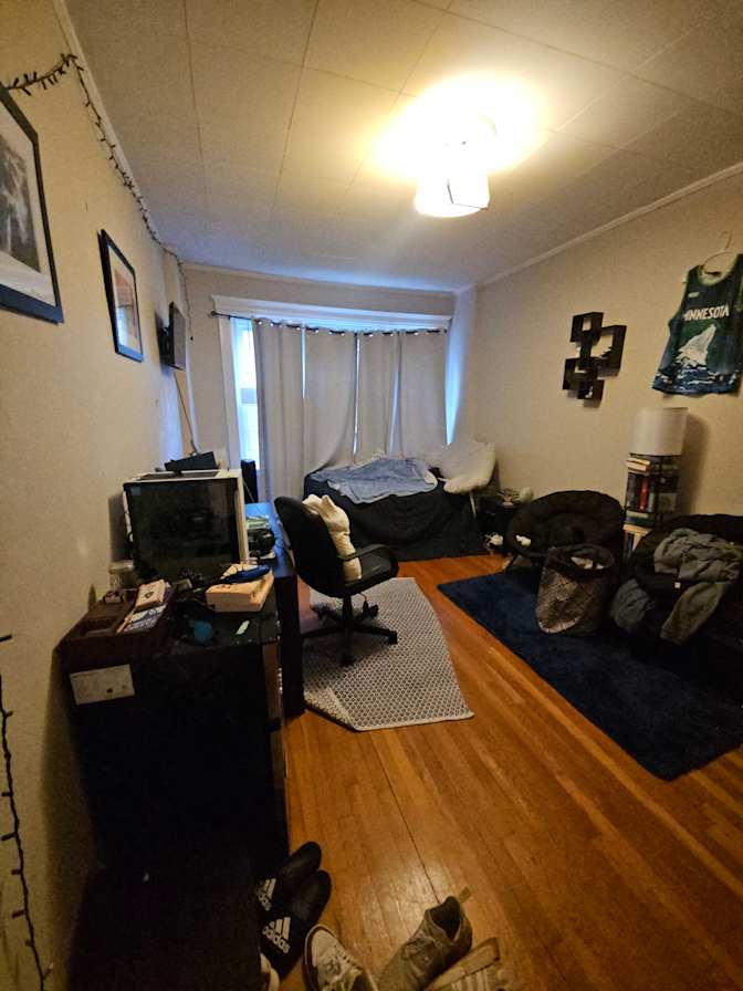 Andrew Magalhaes's room