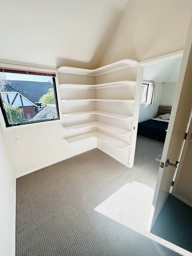Gal's room