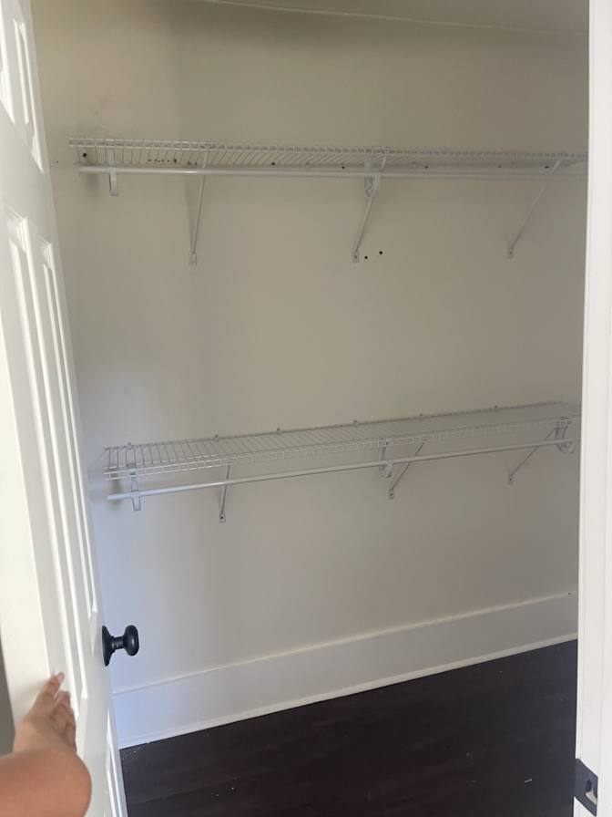 Alcove Rooms's room