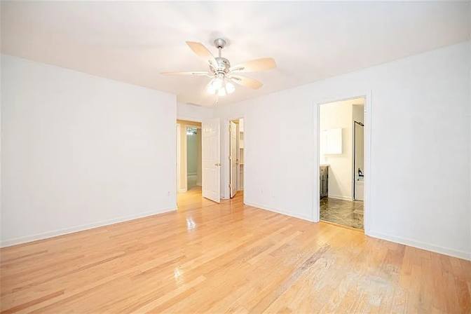 Alcove Rooms's room