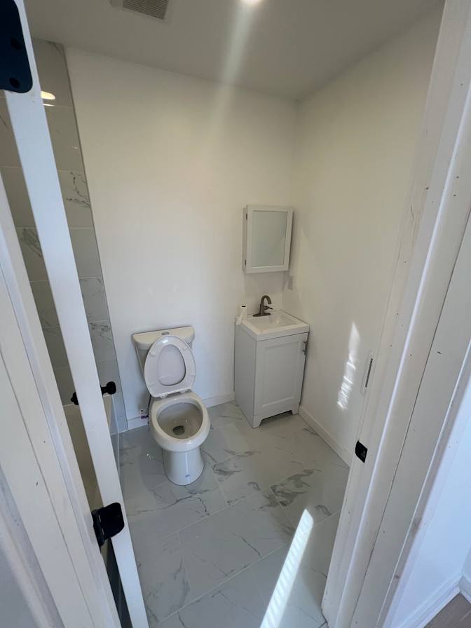 Aamir's room
