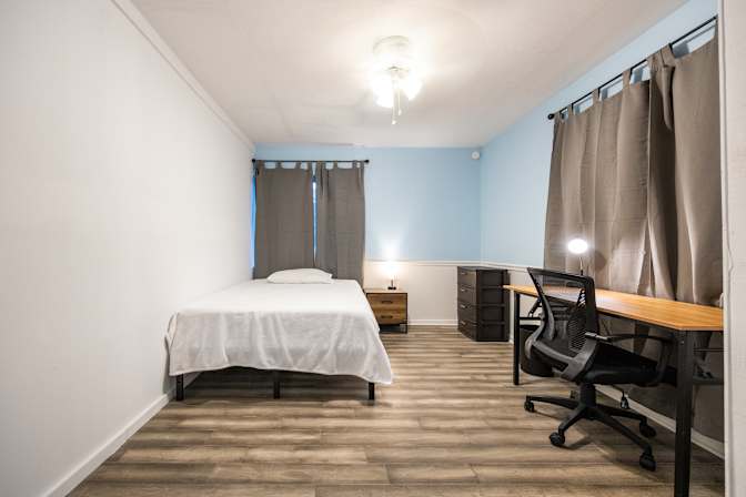 Benny's room