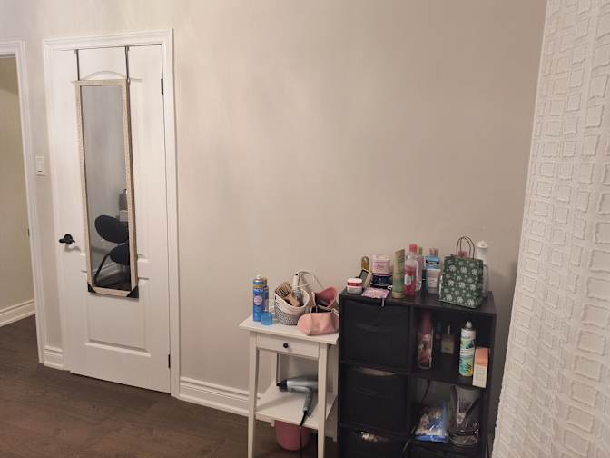 Goli's room