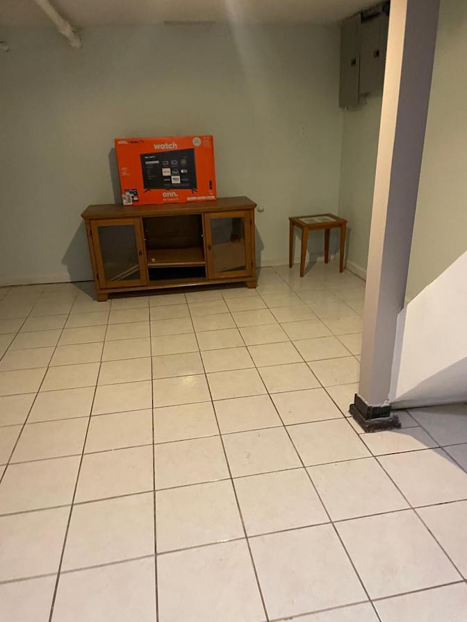 Ken's room