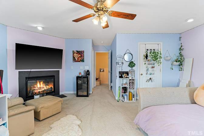 Alcove Rooms's room