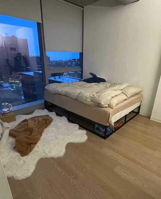 Yu Hua's room