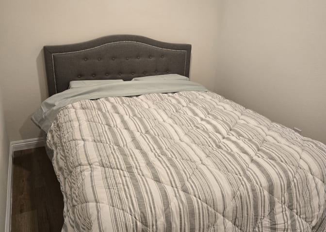 Simon's room
